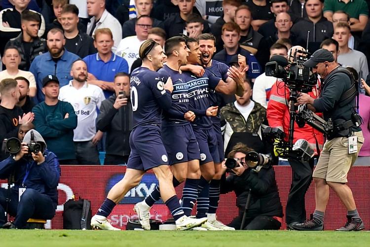 斯帕莱蒂：迪格雷戈里奥是一门；库普踢中卫就是为了参与进攻（斯帕莱蒂：迪格雷戈里奥值得信赖；派库普踢中卫是为加强进攻）