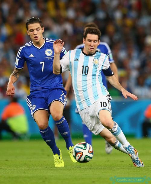 意媒：国米本周派球探现场考察了焦瓦内和穆哈雷莫维奇（意大利媒体：国际米兰本周派出球探赴现场考察焦瓦内与穆哈雷莫维奇）