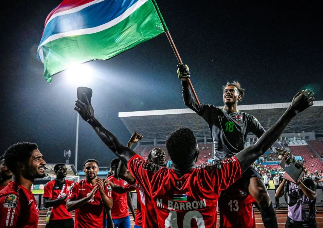 成都刮起“法国旋风” “眼镜侠”勒布伦兄弟闪耀混团世界杯（成都掀起“法国热”，“眼镜侠”勒布伦兄弟惊艳混合团体世界杯）